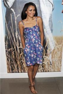 Kat Graham feet photo thumbnail