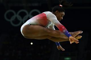 Simone Biles feet photo thumbnail