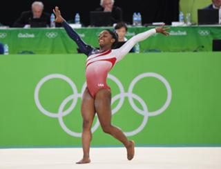 Simone Biles feet photo thumbnail