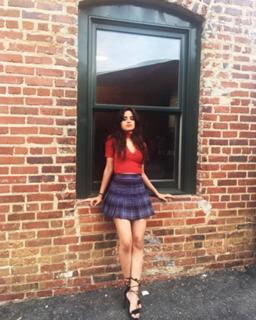 Camila Cabello feet photo thumbnail
