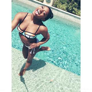 Simone Biles feet photo thumbnail