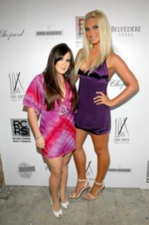 Brooke Hogan feet photo thumbnail