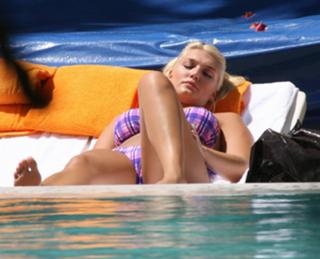 Brooke Hogan feet photo thumbnail