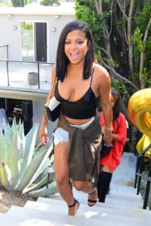 Christina Milian feet photo thumbnail