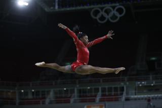 Simone Biles feet photo thumbnail