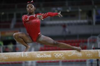 Simone Biles feet photo thumbnail