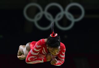 Simone Biles feet photo thumbnail