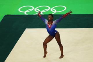Simone Biles feet photo thumbnail