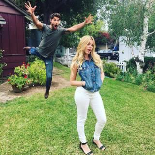 Lele Pons feet photo thumbnail