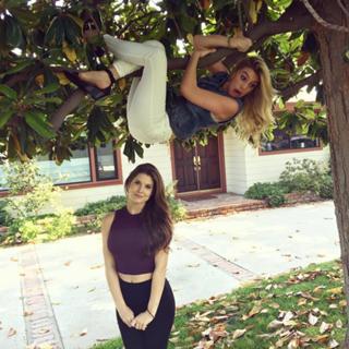 Lele Pons feet photo thumbnail