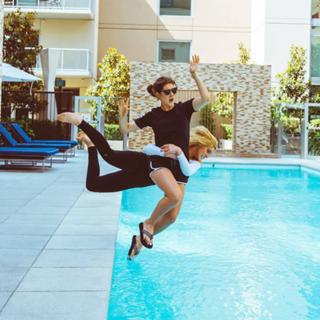Lele Pons feet photo thumbnail
