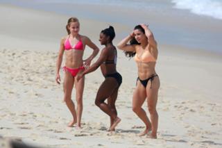 Simone Biles feet photo thumbnail