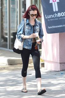 Lily Collins feet photo thumbnail
