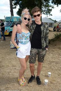 Pixie Lott feet photo thumbnail