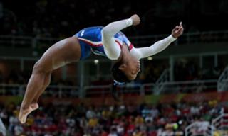 Simone Biles feet photo thumbnail