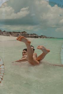 Kylie Jenner feet photo thumbnail