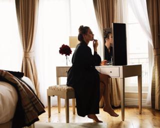 Lily James feet photo thumbnail