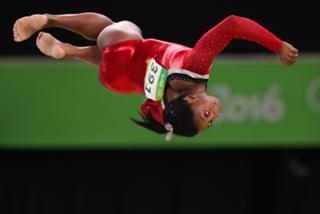 Simone Biles feet photo thumbnail