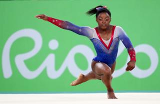 Simone Biles feet photo thumbnail