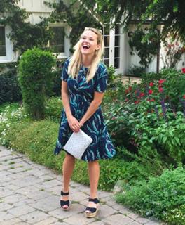 Reese Witherspoon feet photo thumbnail