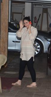 Kareena Kapoor feet photo thumbnail