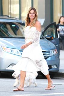 Kelly Bensimon feet photo thumbnail