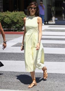Camilla Belle feet photo thumbnail