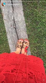 Marina Ruy Barbosa feet photo thumbnail