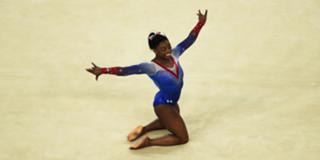 Simone Biles feet photo thumbnail