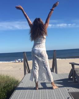 Kelly Bensimon feet photo thumbnail