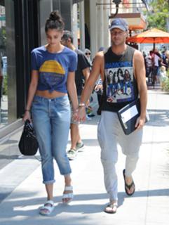 Taylor Hill feet photo thumbnail