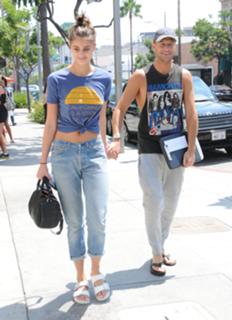 Taylor Hill feet photo thumbnail