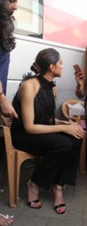 Deepika Padukone feet photo thumbnail
