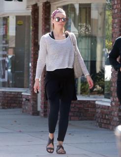 Jessica Biel feet photo thumbnail