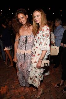 Katie Holmes feet photo thumbnail