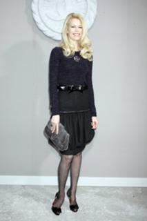 Claudia Schiffer feet photo thumbnail