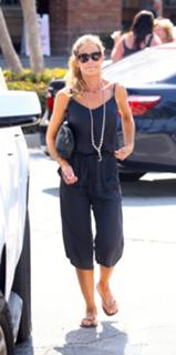 Denise Richards feet photo thumbnail