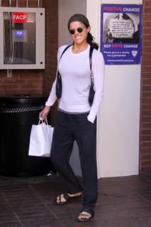 Michelle Rodriguez feet photo thumbnail