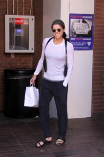 Michelle Rodriguez feet photo thumbnail