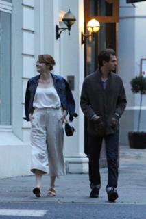 Emma Stone feet photo thumbnail
