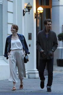 Emma Stone feet photo thumbnail