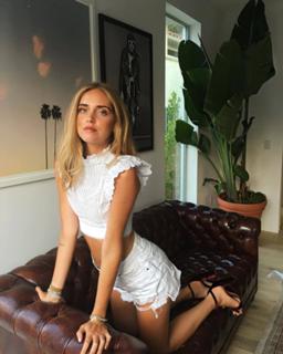 Chiara Ferragni feet photo thumbnail