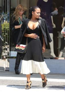 Christina Milian feet photo thumbnail