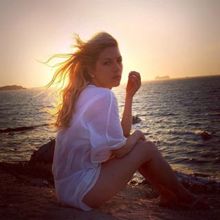 Katheryn Winnick feet photo thumbnail