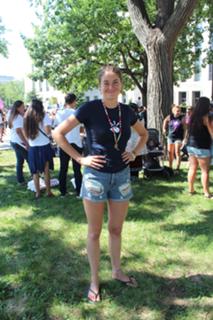 Shailene Woodley feet photo thumbnail