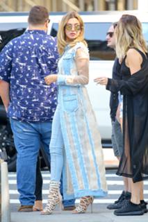 Hailey Bieber feet photo thumbnail