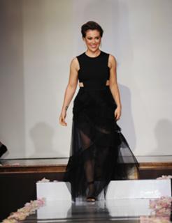 Alyssa Milano feet photo thumbnail