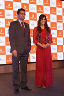 Kriti Sanon feet photo thumbnail