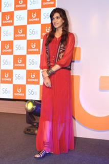 Kriti Sanon feet photo thumbnail
