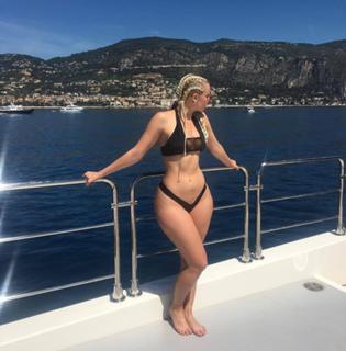 Julieanna Marie Goddard feet photo thumbnail